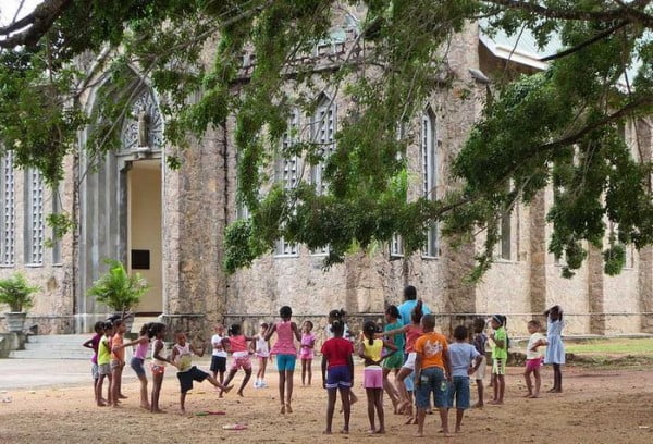 Schulkinder auf den Seychellen